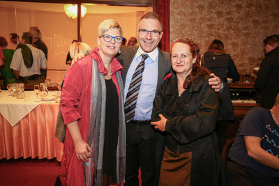 Mirjam Drnovšček, direktorica PGK, Gregor Grašič, glasbenik in Marinka Poštrak, umetniška vodja PGK